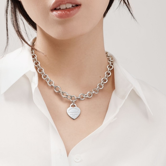 ❗SOLD❗Tiffany & Co. Heart Tag Chain Link Necklace - Picture 16 of 16